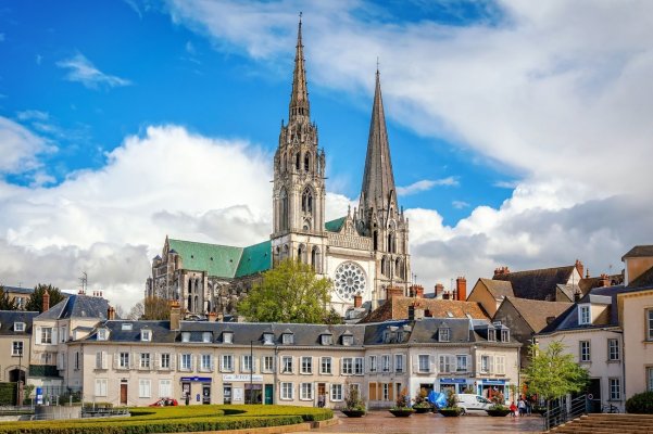 Chartres - Vor den Toren von Paris gelegen, bietet die historische Stadt Chartres einen idealen kulturellen Kurzurlaub.