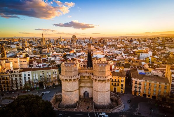 Valencia - Valencia bietet eine warme Atmosphäre, zwischen spanischen Traditionen und spannenden zeitgenössischen Innovationen.
