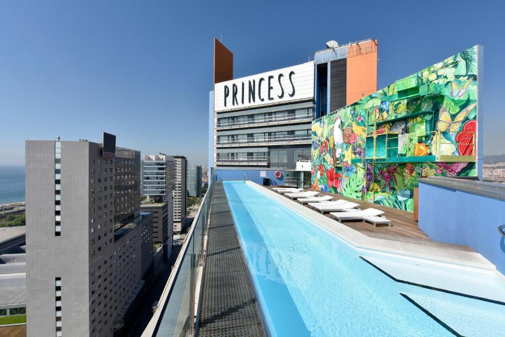 Das Barcelona Princess Hotel liegt 10 Gehminuten vom Strand im Forum der Stadt entfernt. Es bietet einen herrlichen Blick und einen kostenlosen Fitnessraum.