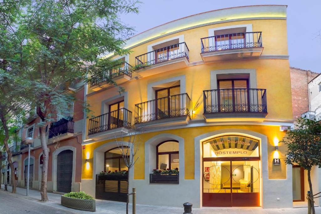 Offering free WiFi throughout the property, Hotel Boutique Hostemplo is located on a pedestrian street just 100 metres from Barcelona's Sagrada Familia.