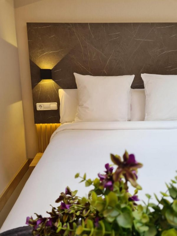Attractively situated in the Ciutat Vella district of Barcelona, Hotel Casa Gardenia is situated 2.8 km from Sant Miquel Beach, 2.