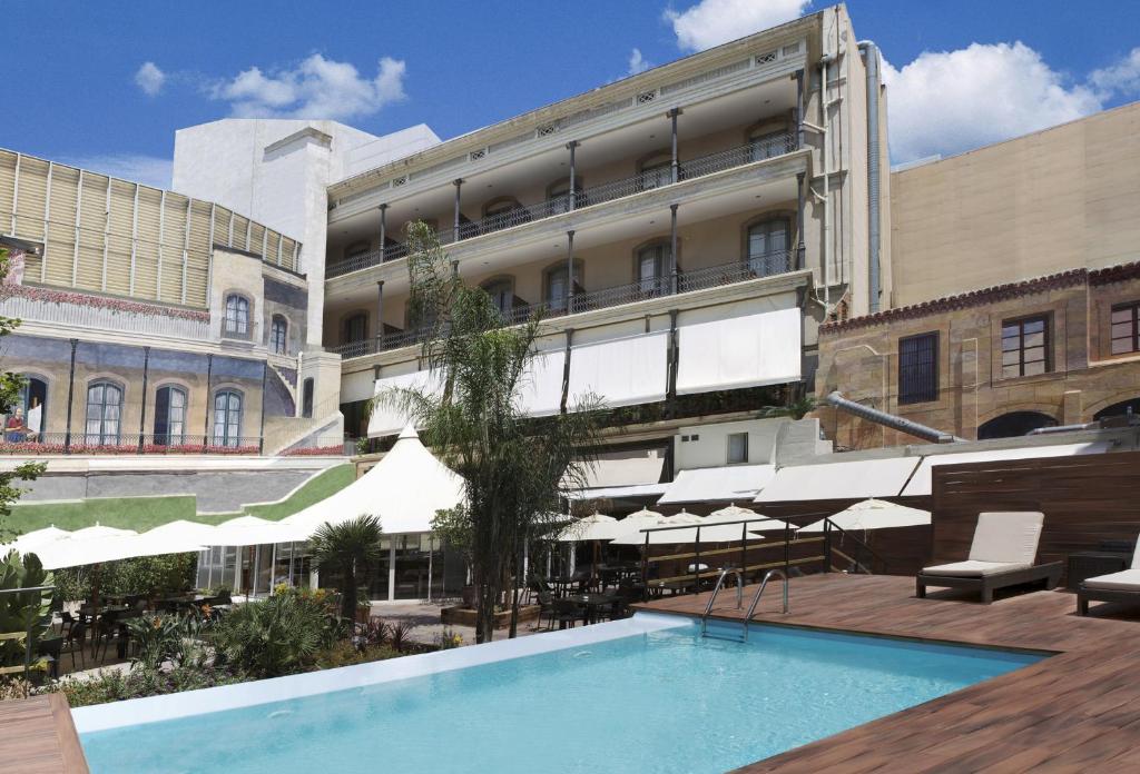 Housed in a traditional 19th-century building, this hotel is located between Plaza de Catalunya and Barcelona’s Gothic Quarter.