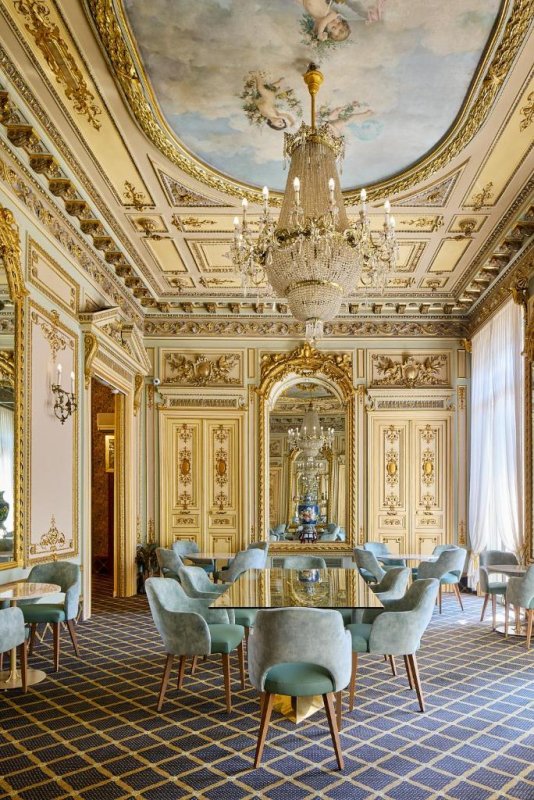 Stay in the refined elegance of the classic Hotel Continental Palacete, set in a renovated, 19th-century palace.