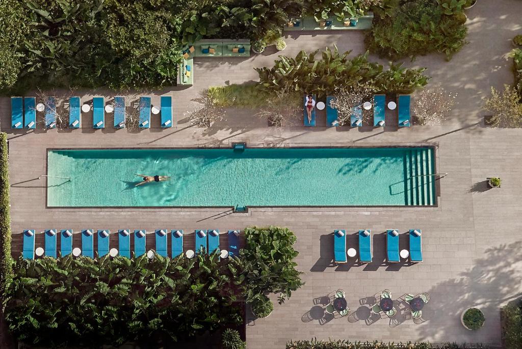 A five star iconic hotel located on the renowned Avenida Diagonal, in the heart of Barcelona's most exclusive residential, financial and shopping district:...
