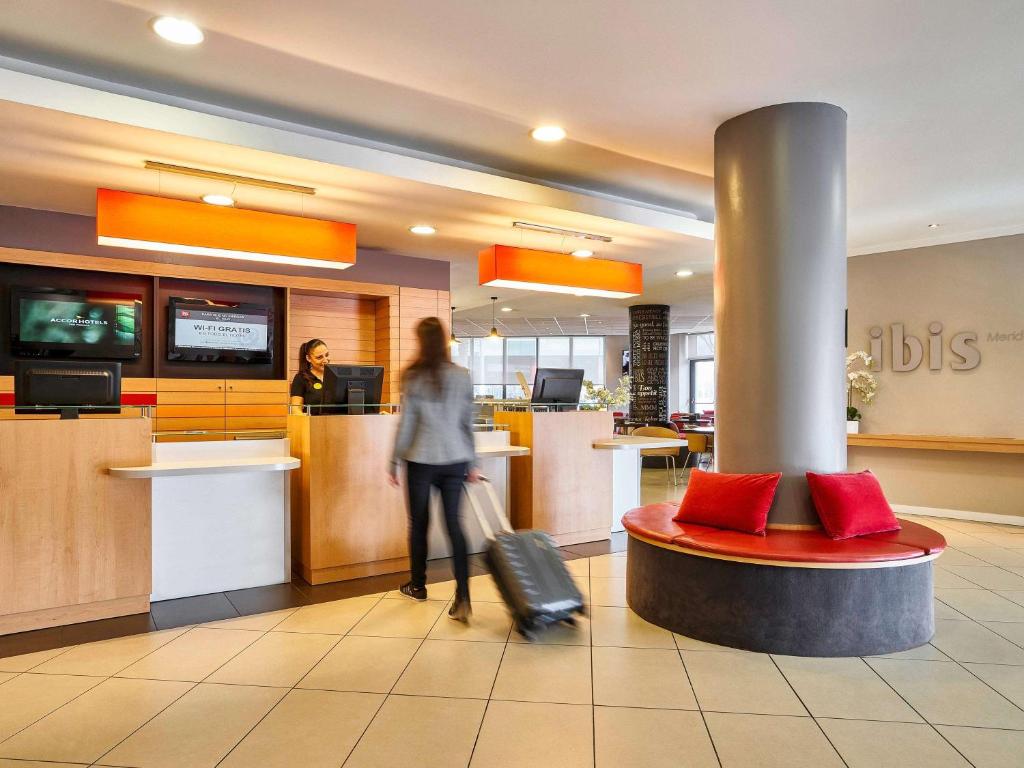 Situé à côté de la gare Fabra i Puig, Ibis Barcelona Meridiana se trouve à 10 minutes en métro de la Plaza Catalunya.