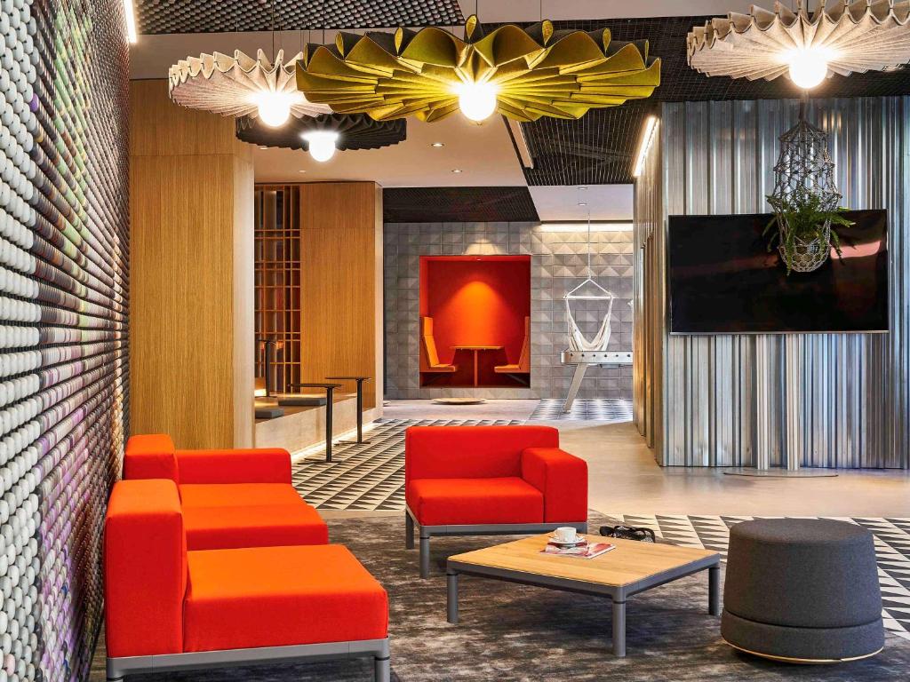 Ibis Barcelona Plaza Glòries 22@ is located in Barcelona’s Glòries district, 500 metres from Torre Agbar.