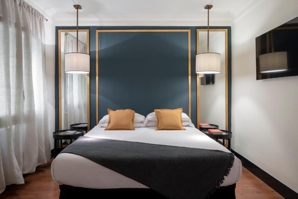 Offering free private parking and free WiFi, La França Travellers is located next to Montjiuic, 10-minute walk from Plaza de España and Fira de Barcelona.