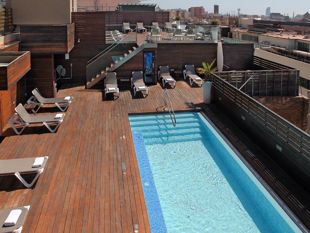 Das Hotel Lleó befindet sich neben dem Plaza Catalunya und dem berühmten Las Ramblas.