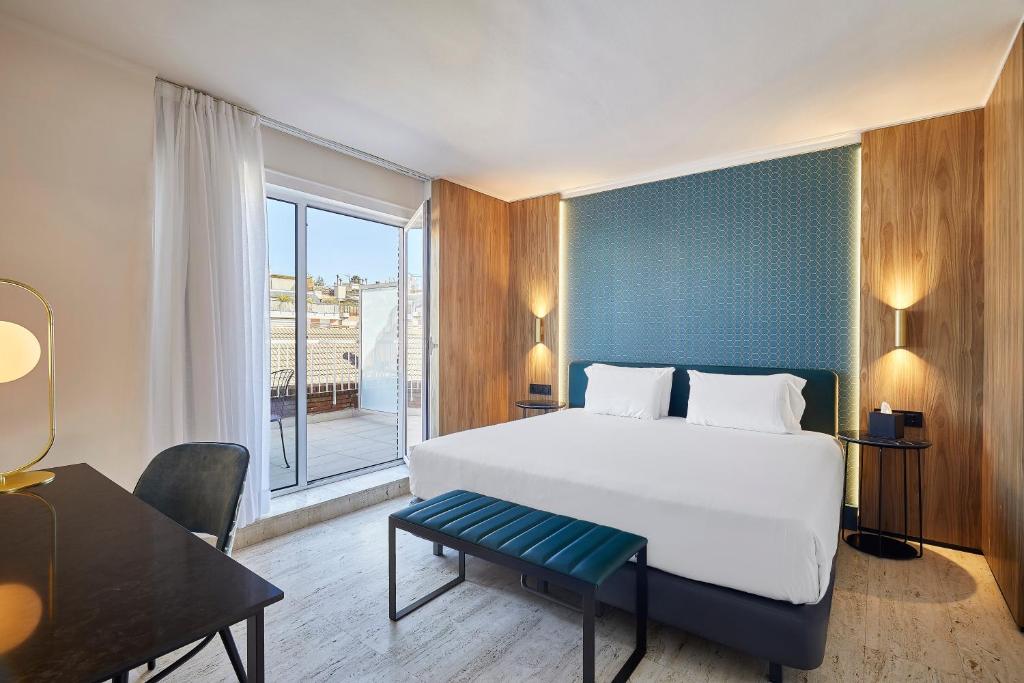 Exe Mitre enjoys a peaceful location in the San Gervasi district of Barcelona, 200 metres from Putxet Park. It offers spacious rooms with and free WiFi.