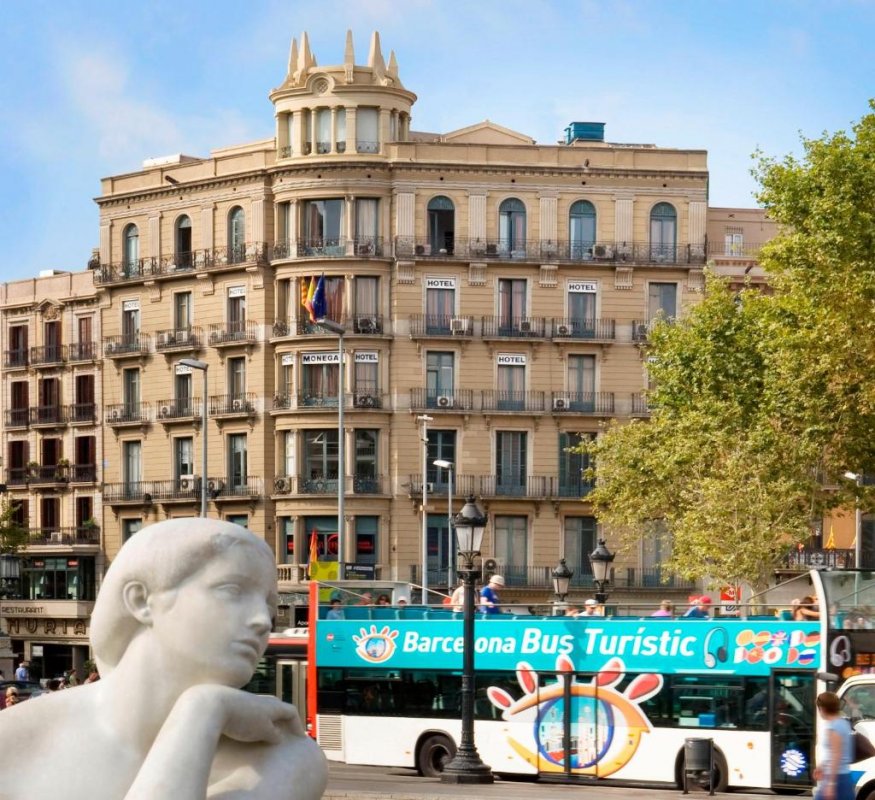 Direkt an der Ecke Plaza Catalunya und Las Ramblas gelegen, bietet das Hotel Monegal eine fantastische zentrale Lage.