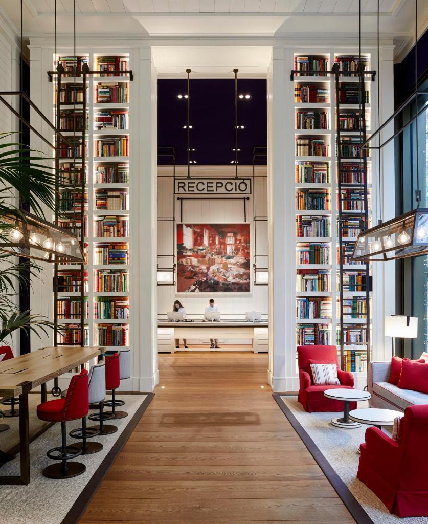 Seventy Barcelona, Barcelona