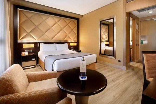 HCC St. Moritz, Barcelona