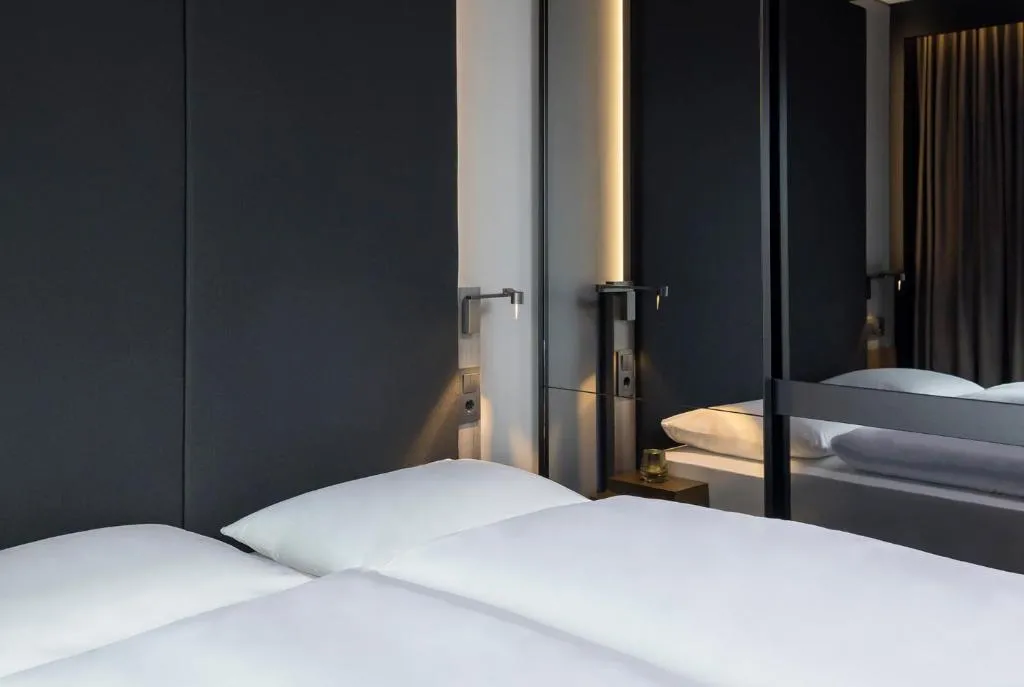 Photo 25/49