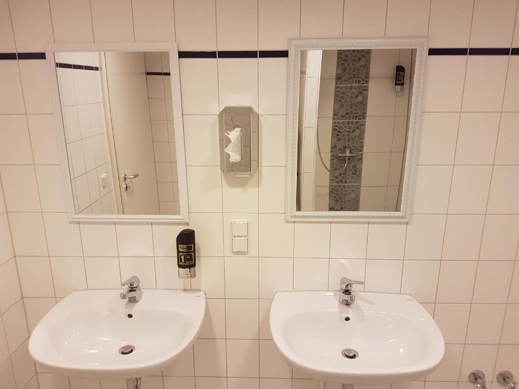 Photo 37/45
