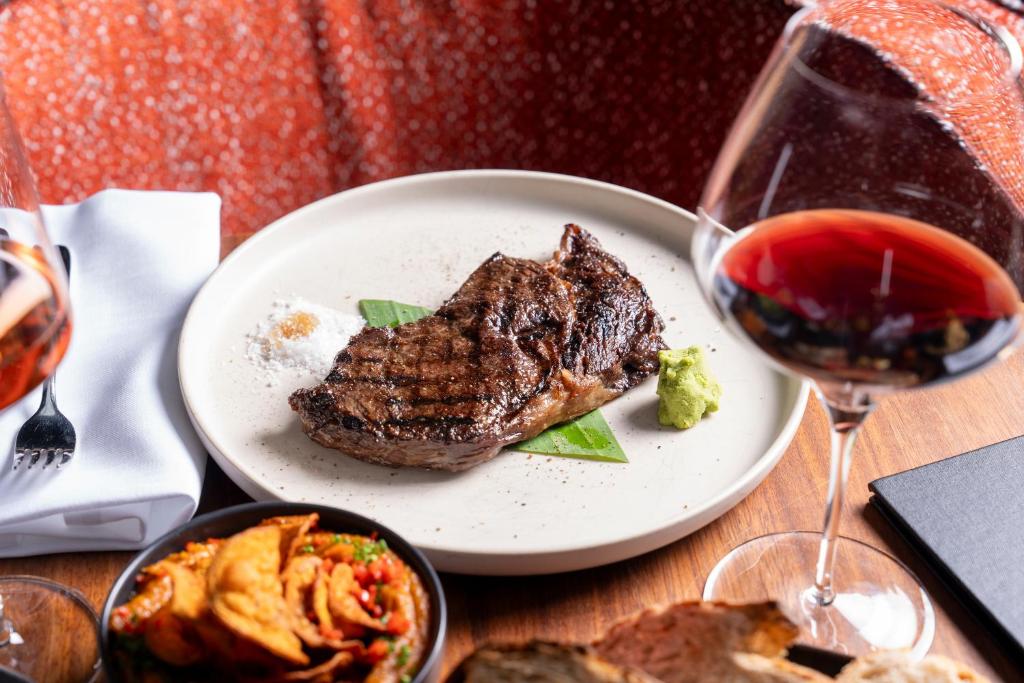 Photo 33/74