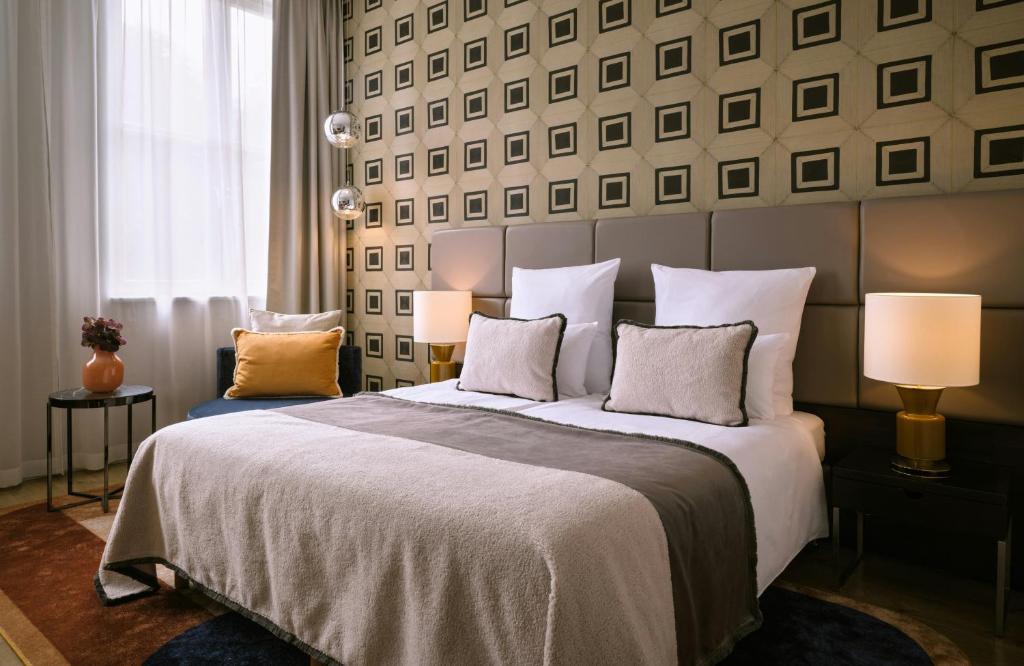 The Posthouse Berlin Potsdamer Platz- Leonardo Limited Edition features a fitness centre, terrace, a restaurant and bar in Berlin.