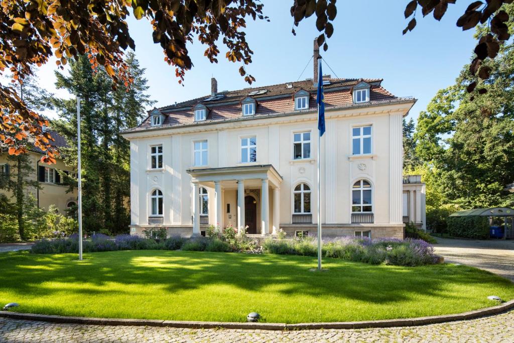 Situated in Berlin, within 3.8 km of Messe Berlin and 4.
