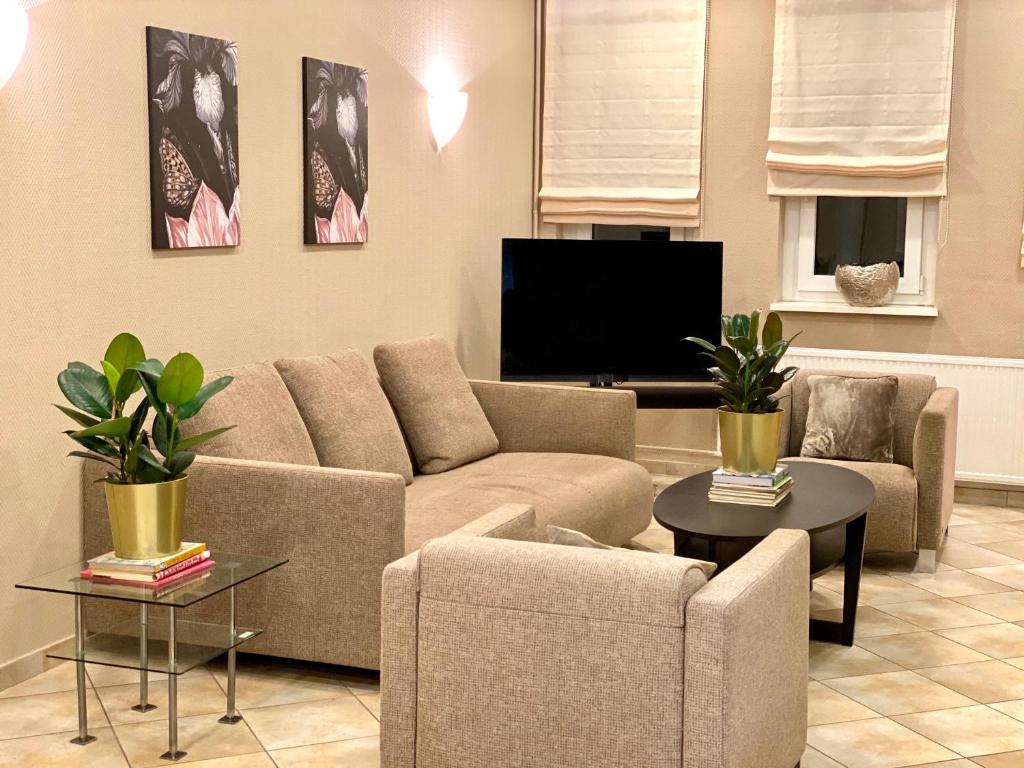 This accommodation in Berlin is just a 10-minute walk from the Charité hospital and a 15-minute walk from Berlin Main Station.