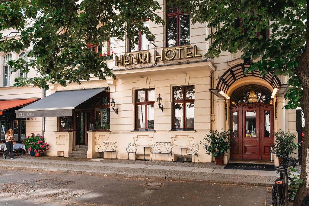 This hotel lies in a stylish side street in Berlin’s City West district of Charlottenburg.