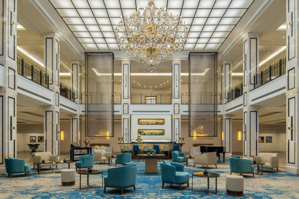 Welcome to JW Marriott Hotel Berlin This First Class Hotel stands beside the Tiergarten Park, just 1 km from Potsdamer Platz.