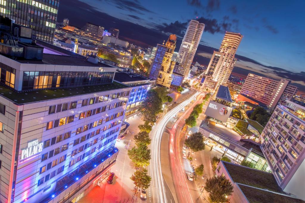 Hotel Palace Berlin features a fitness centre, terrace, a restaurant and bar in Berlin.
