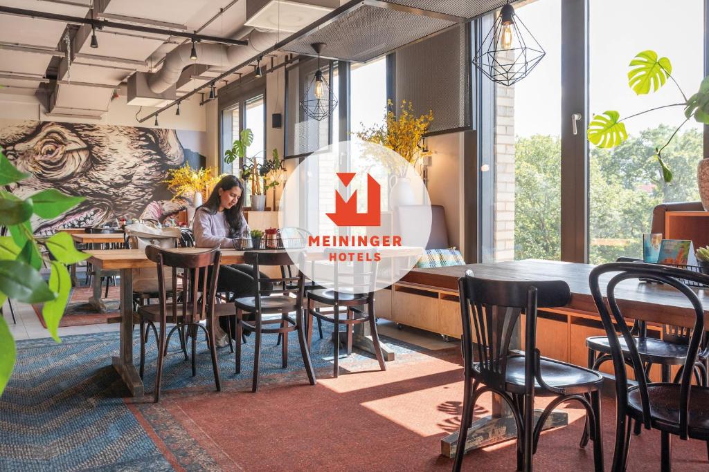 Situated in Berlin, in the new Schultheiss-Quartier in Moabit (Shopping Mall) and next to Tiergarten park, 2.