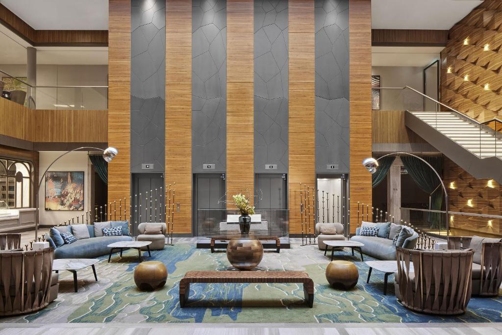 Situated in Berlin and with Natural History Museum reachable within 500 metres, TITANIC Chaussee Berlin features concierge services, non-smoking rooms, a...