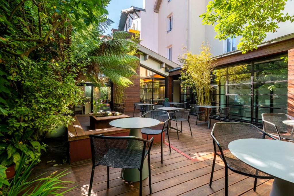 Hotel di design nel cuore di Biarritz, la Villa Koegui si trova a 5 minuti a piedi dalla spiaggia e dal mercato locale, con camere climatizzate e WiFi gratuito.