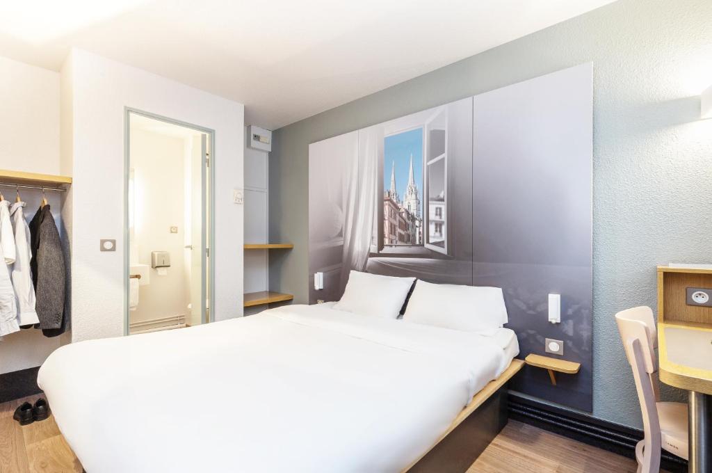 Das B&B HOTEL Bayonne erwartet Sie mit kostenfreiem WLAN und schallisolierten Zimmern in Bayonne, nur 3 km vom Flughafen Biarritz entfernt.