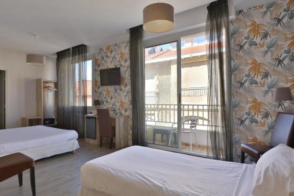 Brit Hotel Marbella, Biarritz