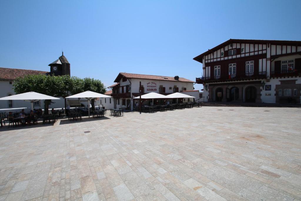 Das Elissaldia liegt am Hauptplatz in Bidart und liegt nur 300 m von der Atlantikküste entfernt.