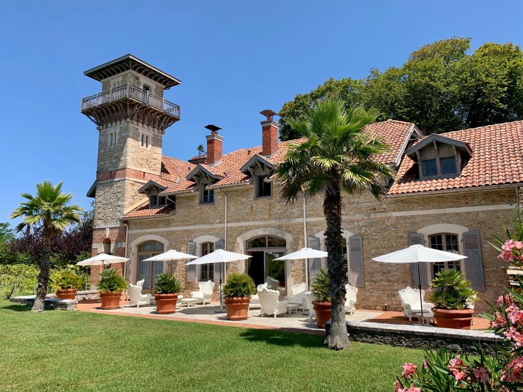 Set in Biarritz's Winter Park district, this elegant manor is about a 25-minute walk from the Atlantic beaches.