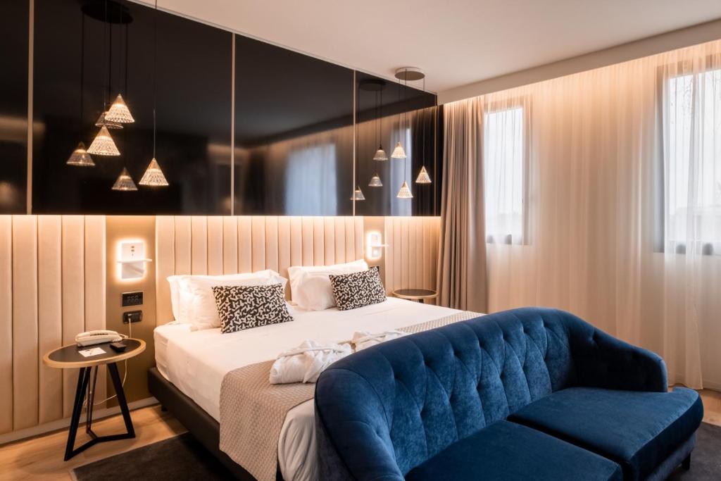 Hotel Aemilia is 15 minutes on foot from Bologna's city centre and famous towers.