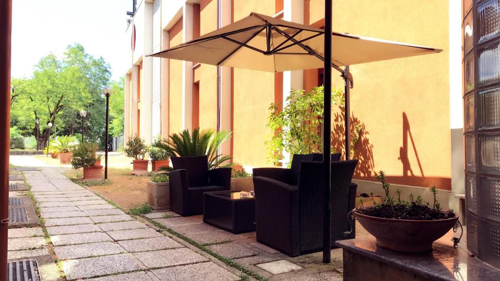 Hotel Maxim is located close to the Fiera di Bologna convention centre and the Parco Nord Arena.