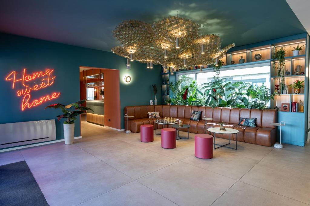 Elegante, acolhedor e completamente insonorizado, o Bleis Hotel ocupa um edifício moderno com comodidades de fitness bem equipadas e um excelente restaurante...