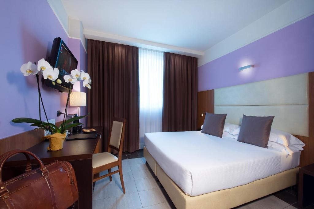 CDH My One Hotel Bologna está a menos de 10 minutos en coche de la autopista A1 y del aeropuerto de Bolonia Marconi.