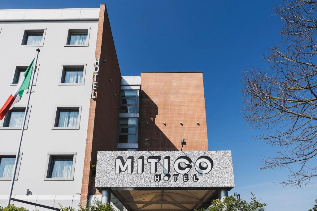 Mitico Hotel & Natural El spa está a 5 minutos en coche del centro de exposiciones Bologna Fiere y cuenta con un centro de fitness gratuito y spa privado con una tarifa.