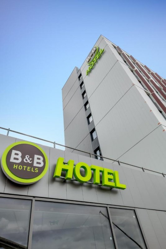 B&B HOTEL Bordeaux Centre Gare Saint-Jean is set in Bordeaux, within 2.2 km of Stone Bridge and 2 km of Saint-Michel Basilica.
