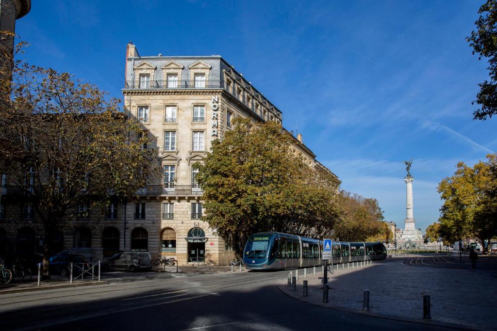Günstig gelegen in Bordeaux, Das Hôtel de Normandie bietet ein Frühstücksbuffet und kostenfreies WLAN in allen Bereichen.