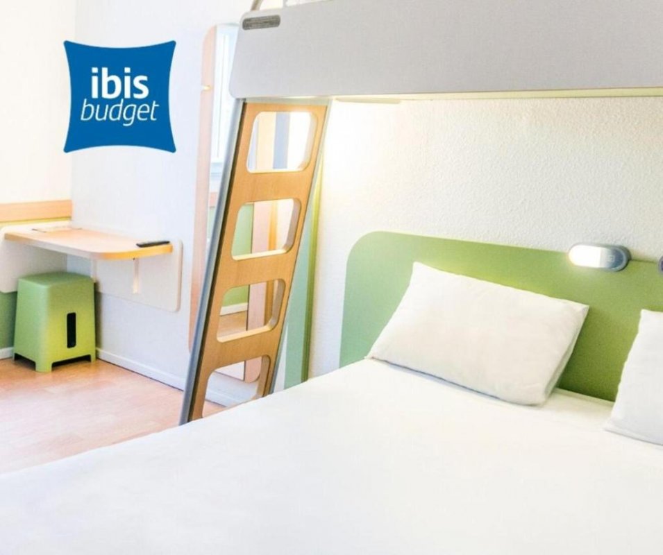 ibis budget Bordeaux le Lac is located 5 km from the centre of Bordeaux and less than 1 km from New Bordeaux Stadium.
