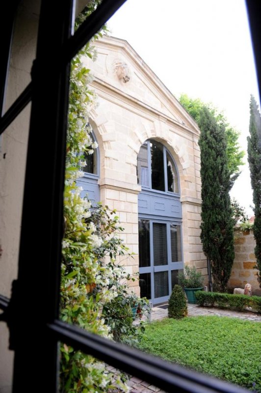 La Maison Bord'eaux è un boutique hotel situato nel centro di Bordeaux.
