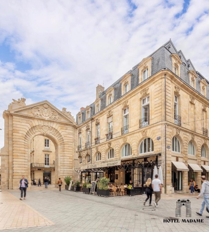 Well set in the Bordeaux City-Centre district of Bordeaux, Hôtel Madame is located less than 1 km from Museum of Aquitaine, a 7-minute walk from Grand...