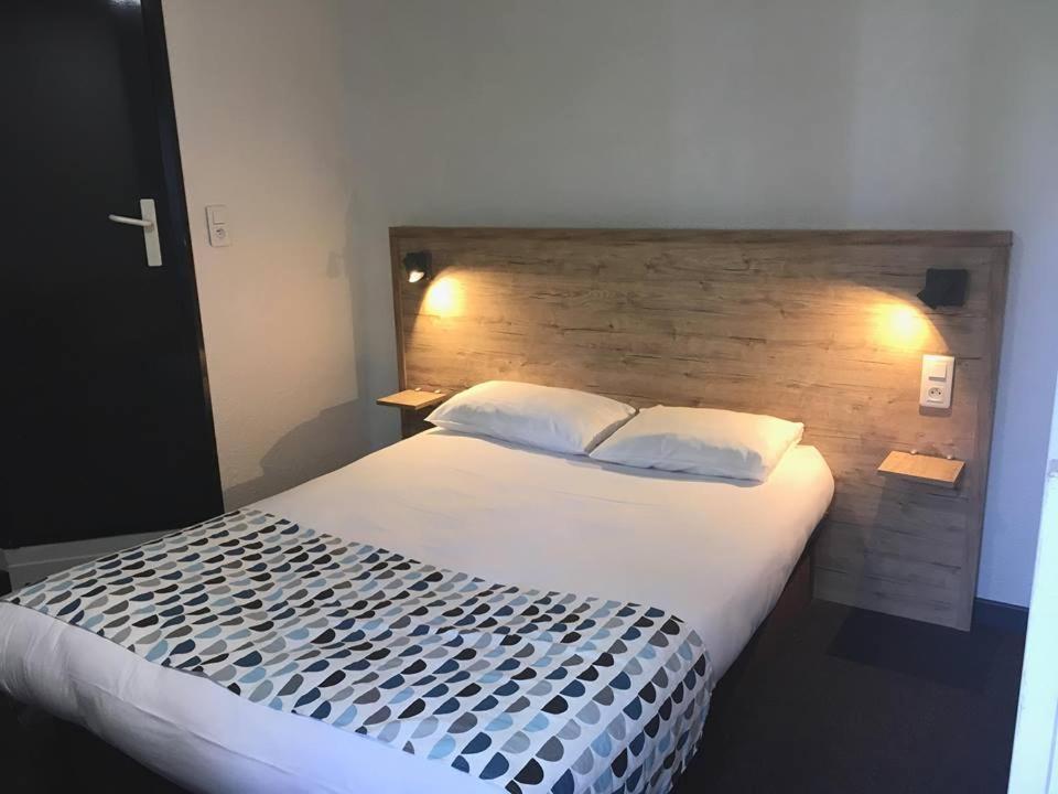 my HOTEL Bordeaux ist ein Hotel in Artigues-près-Bordeaux, 8 km vom Zentrum von Bordeaux und 15 Fahrminuten vom Bahnhof Saint-Jean entfernt.