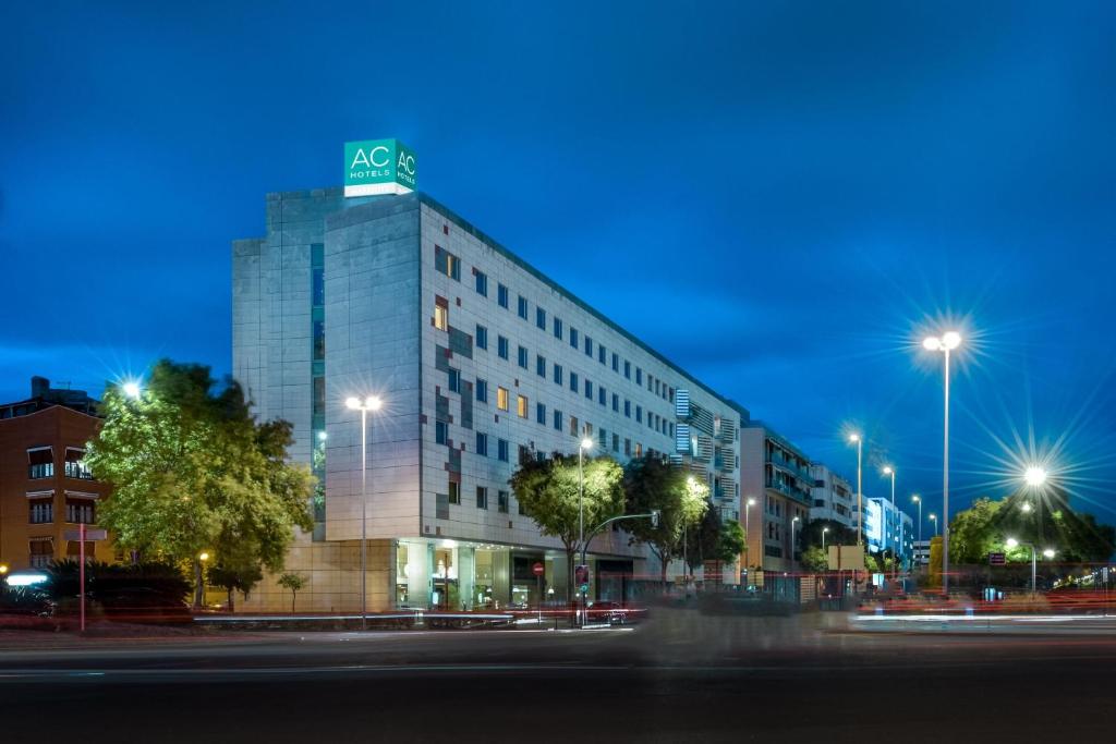 This hotel boast an excellent location opposite the AVE train station, in one of the city’s principal business areas.