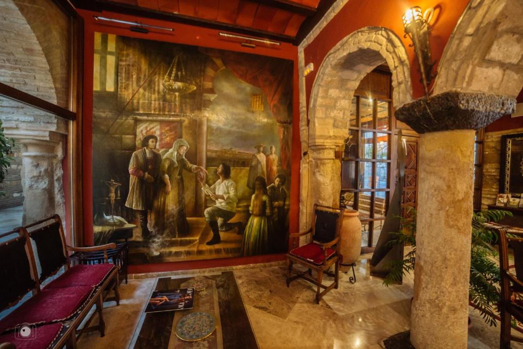 Situato accanto alla famosa Cattedrale di Mezquita di Córdoba, l'Hotel Posada de Vallina by MiRa offre sistemazioni lussuose in una tradizionale casa andalusa.