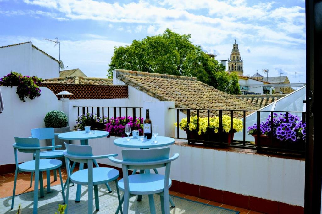 Set 350 metres from Cordoba Mosque, La Llave de la Judería Hotel Boutique in Córdoba offers a terrace.
