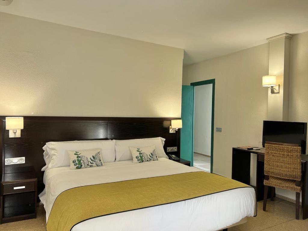Questo hotel Itaca si trova nel centro di Córdoba, a soli 500 metri dalla Piazza del Colón.