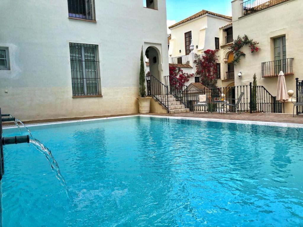 Este encantador hotel se encuentra a 250 metros de la Mezquita y ofrece piscina al aire libre y bar.