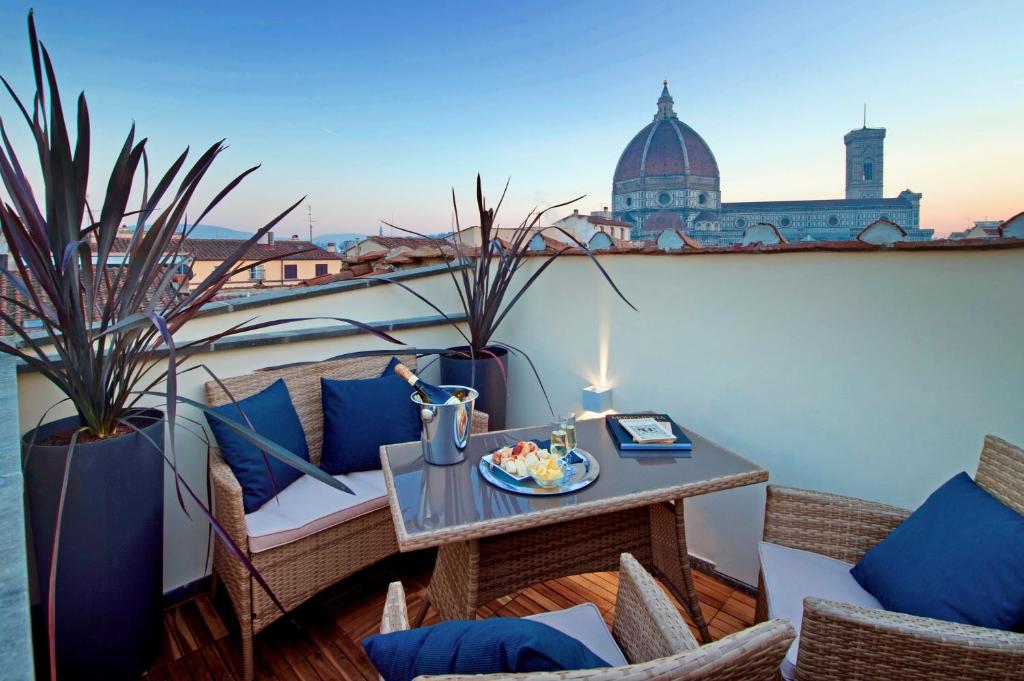 Hotelul Arte' Boutique este situat în Florența, la 200 de metri de Galeria Accademia. Acest hotel oferă un lounge comun și un serviciu de concierge.