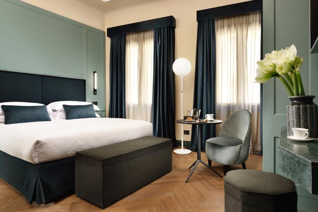 Si usted está buscando un alojamiento central en un edificio típico de Florentine, Floren Luxury Hotel es la respuesta, a solo 2 minutos a pie de la estación.